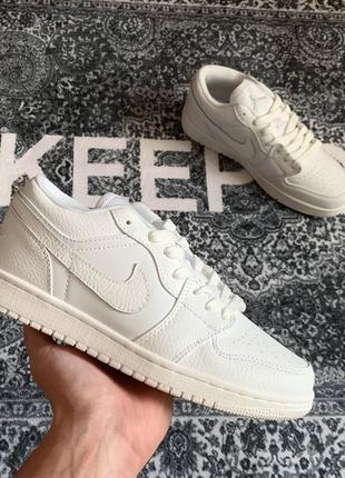 Жіночі кросівки jordan 1 low люкс якість