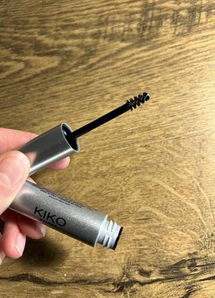 Гель для бровей kiko milano eyebrow designer gel mascara прозрачный фиксирующий гель для бровей3 фото