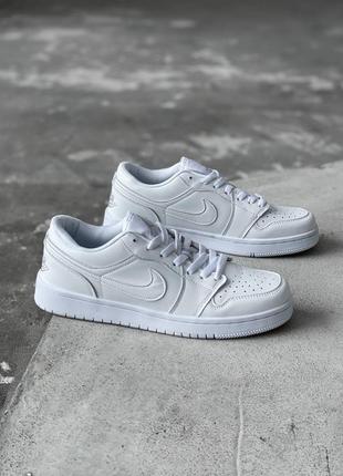 Женские кроссовки jordan 1 low люкс качество