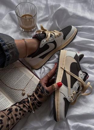 Жіночі кросівки jordan 1 retro low x travis scott low люкс якість