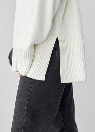 Женский вязаный свитер oversize с разрезами по бокам - молочный цвет, s (есть размеры)6 фото