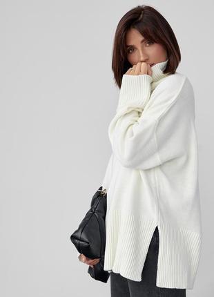 Женский вязаный свитер oversize с разрезами по бокам - молочный цвет, s (есть размеры)2 фото