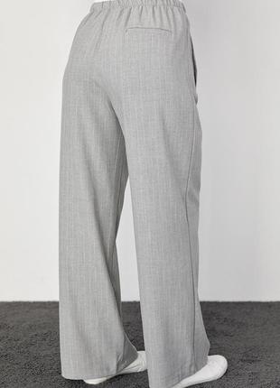 Женские брюки в полоску с резинкой на талии - светло-серый цвет, m (есть размеры)2 фото