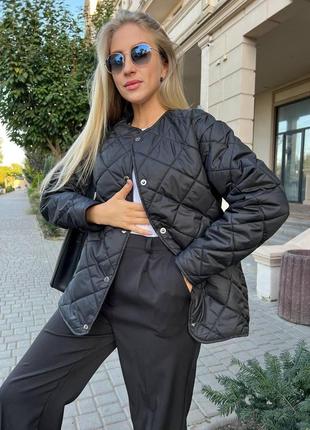 Женская куртка стеганная бомбер с карманами с наполнителем весна осень  черный, беж4 фото