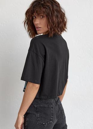 Укороченная женская футболка с вышитыми буквами - черный цвет, l/xl (есть размеры)2 фото