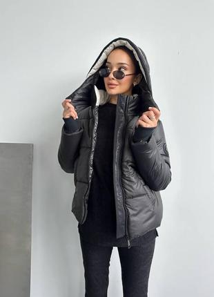 Жіноча куртка з капюшоном коротка пуховик з кишенями стильна тепла чорний, беж, молоко, пильно-ліловий2 фото