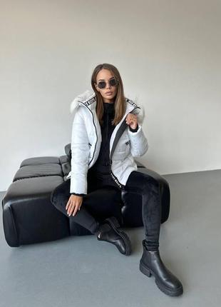 Жіноча куртка з капюшоном коротка пуховик з хутром стильна тепла чорний, хакі,...