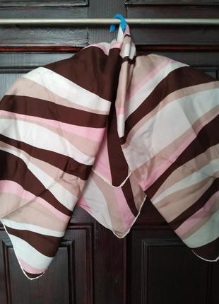 Яркий шелковый платок.2 фото