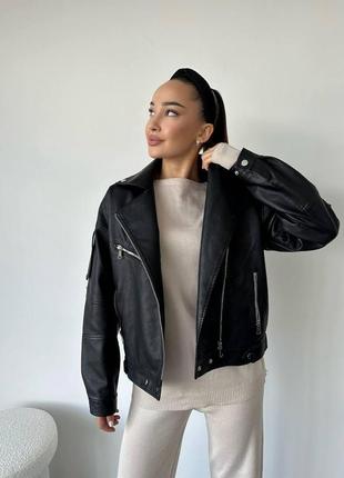 Жіноча куртка з якісної екошкіри на підкладці10 фото