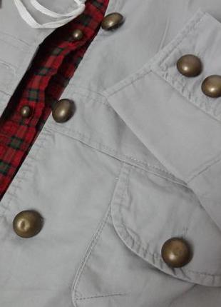 Молодёжная куртка с вшитой рубашкой. размер xs - s. кофейная с металлическими пуговками.5 фото
