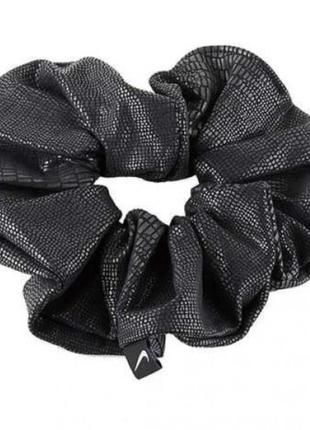 Резинка для волосся nike gathered hair tie large foil n.100.3303.010.os (оригінал)1 фото