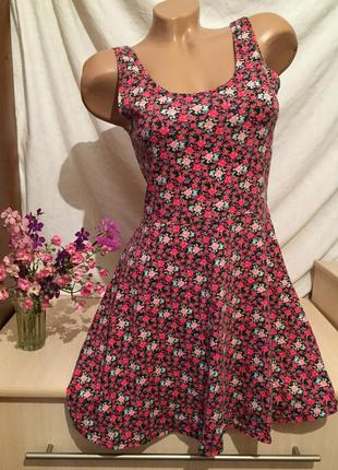 Милый короткий стрейчевый сарафан платье в цветочки3 фото