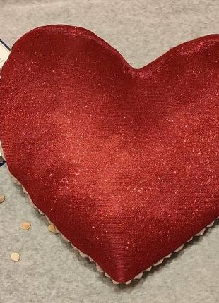 Декоративна подушка "закохане серце"1 фото