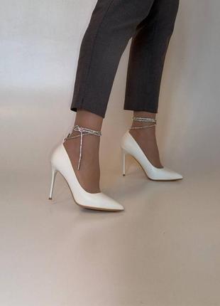 Шикарные женские белые туфли на каблуке, эко кожа, 35-36-37-38-39