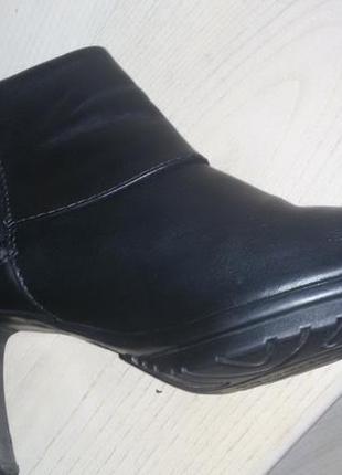 Элегантные кожаные ботинки бренда Tamaris размер 40 (26,5 см)5 фото
