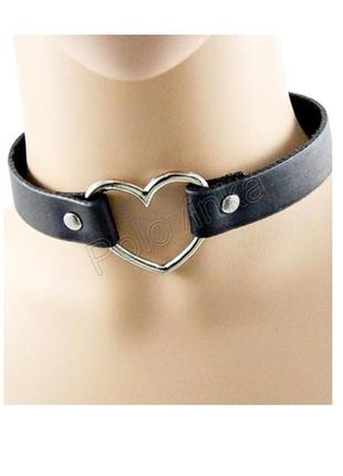 Чокер черный с металлическим чердечком