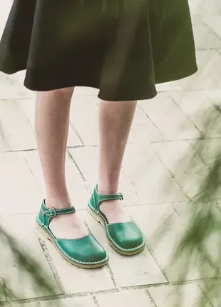 Босоніжки сандалі літні туфлі duckfeet mols