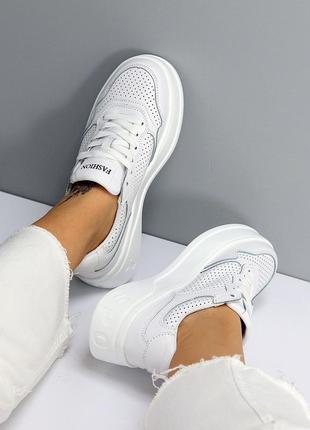 Белые кожаные женские кроссовки криперы с перфорацией натуральная кожа спорт-шик6 фото
