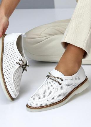 Красивые и очень удобные белые легкие туфли, перфорация насквозь в дырочках на весну, лето,4 фото