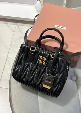 Шкіряна сумка в стилі miu miu люкс якості