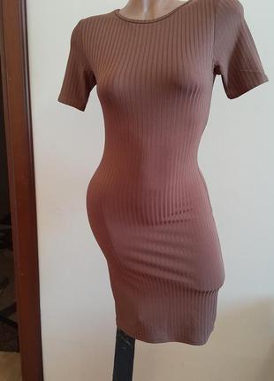 Платье рубчик xs-s boohoo