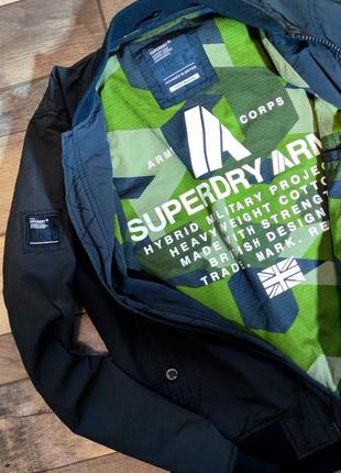 Мужская элегантная модная куртка бомбер superdry в графитовом  цвете размер м2 фото