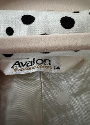 Укороченный белый молочный жакет пиджак с акцентными деталями7 фото
