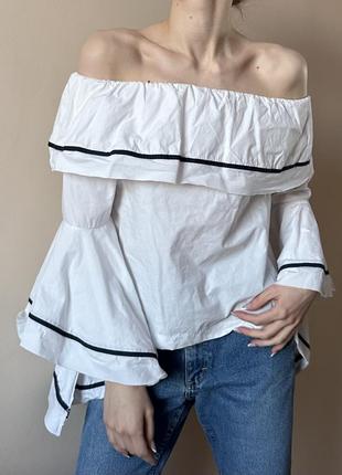 Шикарная актуальная белая блуза со спущенными плечами