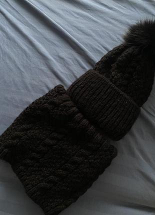 Шапка с натуральным помпоном+хомут,зимняя шапка черная 52-54 р4 фото