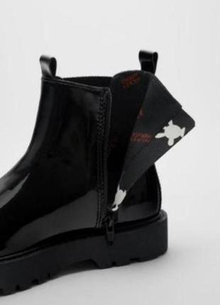 Ботинки-челсі з принтом міккі маус zara.
