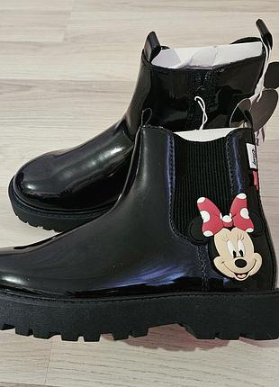 Ботинки-челсі з принтом міккі маус zara.