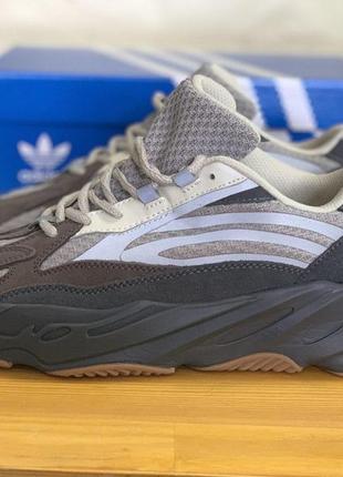 Кросівки чоловічі adidas yeezy boost 700