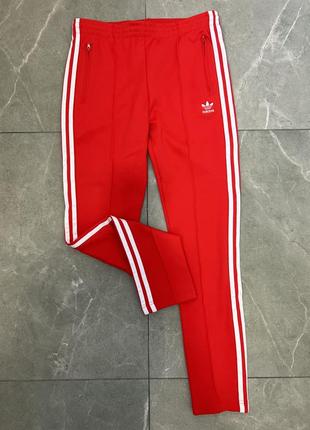 Красные брюки adidas красочное брюки adidas3 фото