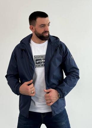 Базова чоловіча вітровка з плащівки однотонна весняна куртка на підкладці