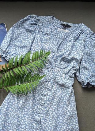 Невероятно нежное джинсовое платье в цветочный принт а-силуэт2 фото