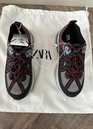 Кроссовки zara