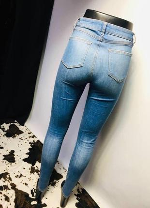 Рваные джинсы скинни denim co3 фото