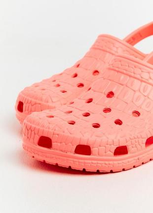 Крокс класік клог гуава crocs classic clog crocskin guava6 фото