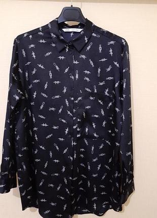 Блузка темного цвета