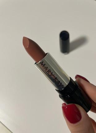 Гелева матова помада для губ mary kay