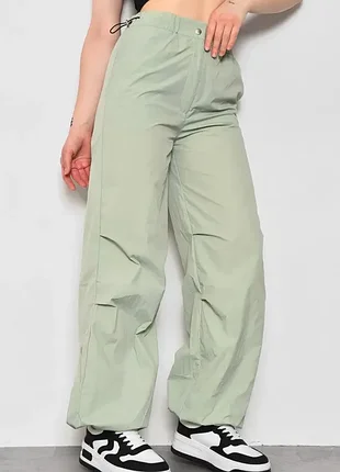 Спортивные широкие брюки из плащёвки свободного кроя