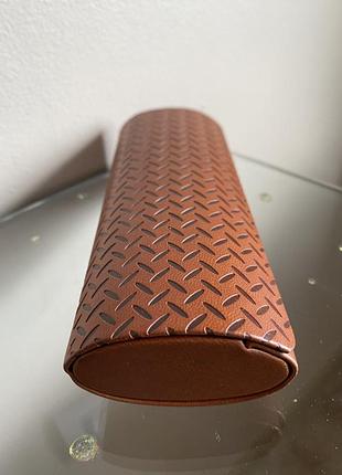 Футляр для очков люксоптика.