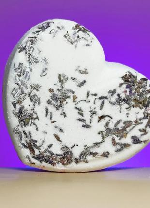 Бомбочка для ванни велике "лавандове серце"з сухоцвітами 130 г1 фото