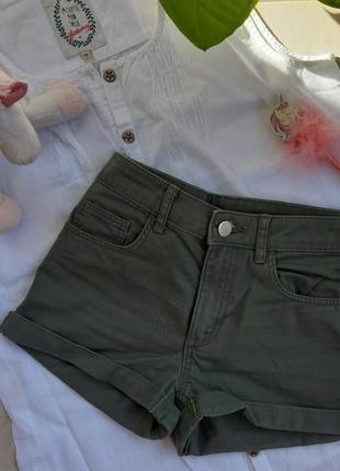 Летние модные шортики цвета хаки)))