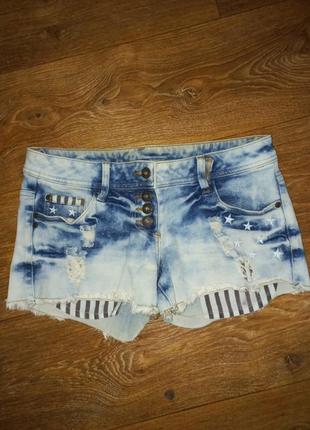 Круті джинсові шорти