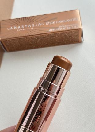 Кремовий хайлайтер anastasia beverly hills stick highlighter in cognac diamond