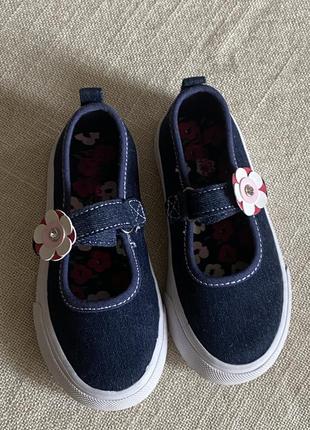 Дівочі туфлі