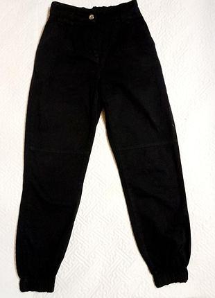 Джинси чорні bershka