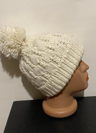 Женская вязаная шапка с бубоном (;109)