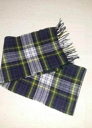 Гарний вовняний шарф. швейцарія
